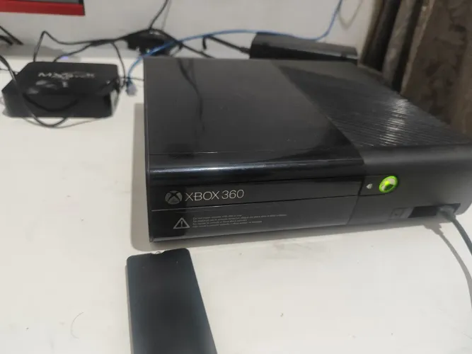 Xbox 360 Super Slim 