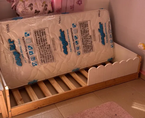 Cama infantil montessoriana