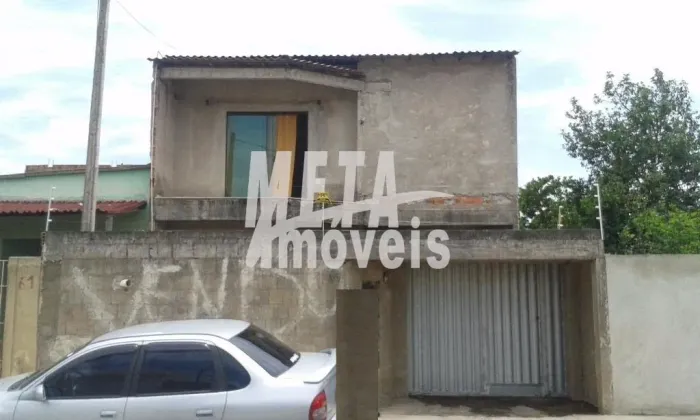 Casa com 3 dormitórios à venda, 193 m² por R$ 335.000 - Penha - Campos dos Goytacazes/Rio