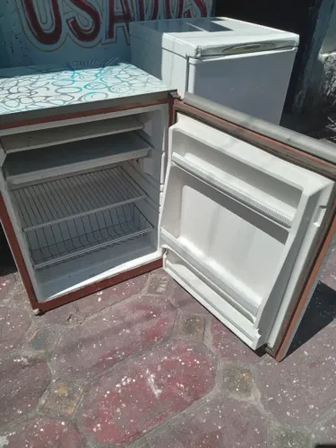 VENDO UM FRIGOBAR CONSUL TODO OK