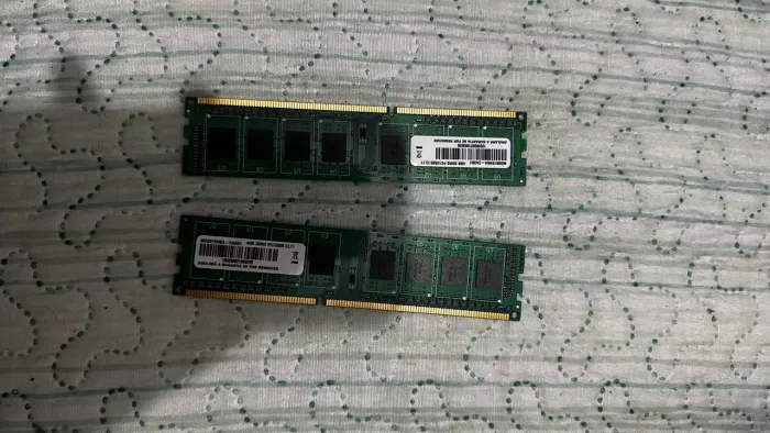 2 pentes memória ram de 4gb DDR3
