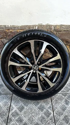 Rodas Corolla  aro 17 + Pneu Michelin.