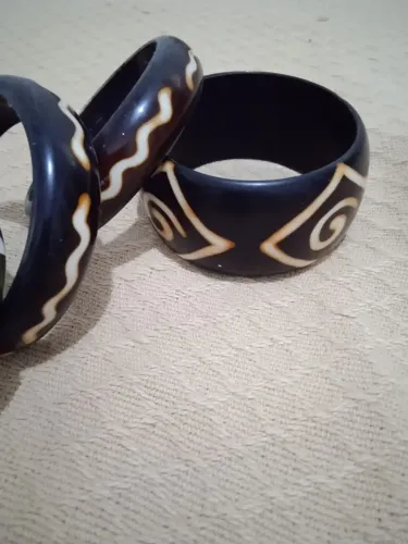 Pulseira regional em acrílico