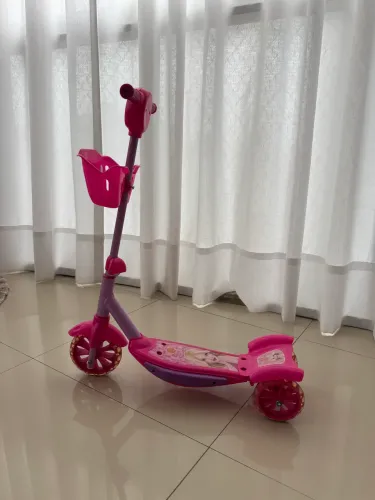 Patinete infantil Barbie