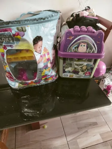 Blocos de montar são 3 kits um está novo lacrado sem uso