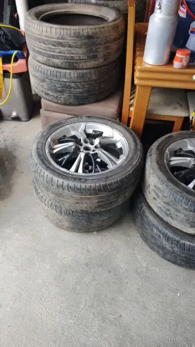 Vendo jogo de rodas 17 multifuro