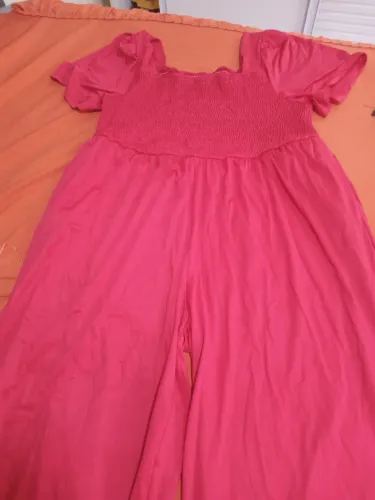 Vendo macacão usado uma vez estado de novo