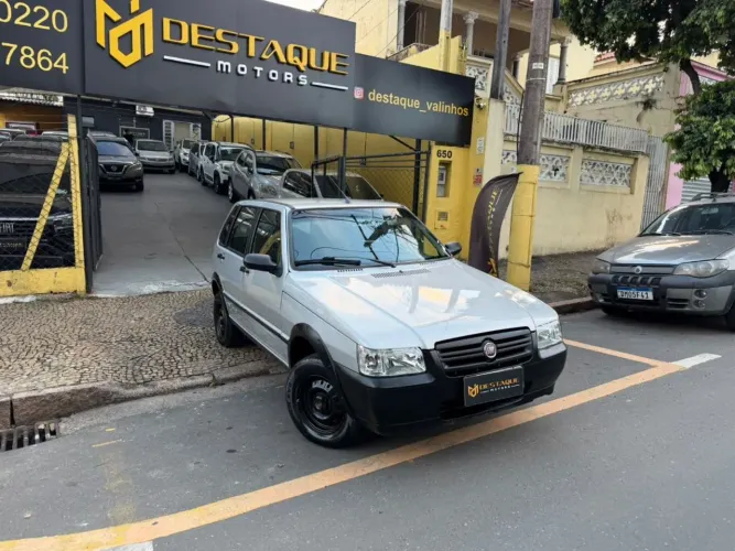 Fiat Uno Mille WAY Eco.xingu 1.0 F.flex 8V 5P 2011