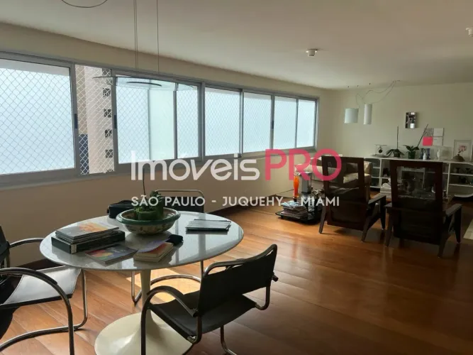 Apartamento duplex no Itaim com 270m2!