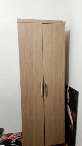Vendo Guarda-Roupa Solteiro 2 Portas - Ótimo Estado!