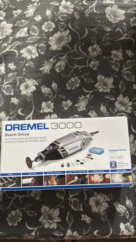 Mini retífica dremel 3000 ( nova) testada mas n foi usada pra serviço nenhum