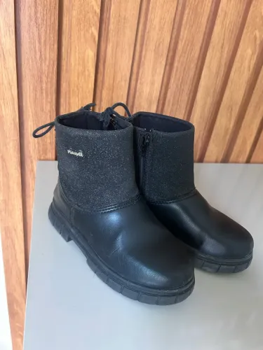 Bota preta infantil PAMPILI 