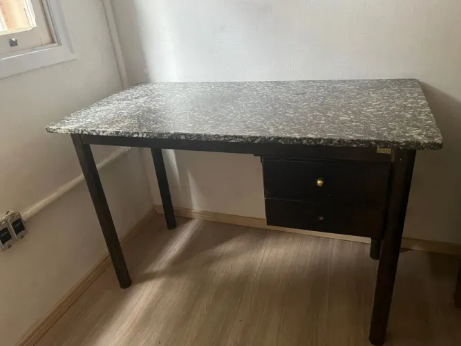 Mesa de Mármore com Gavetas - Ótimo Estado
