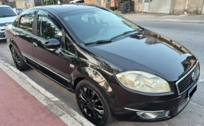 Fiat Linea LX 1.9/ 1.8 Flex 16V Dualogic 4P 2010