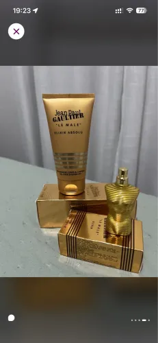 Mini perfume e gel de banho para corpo e cabelo.