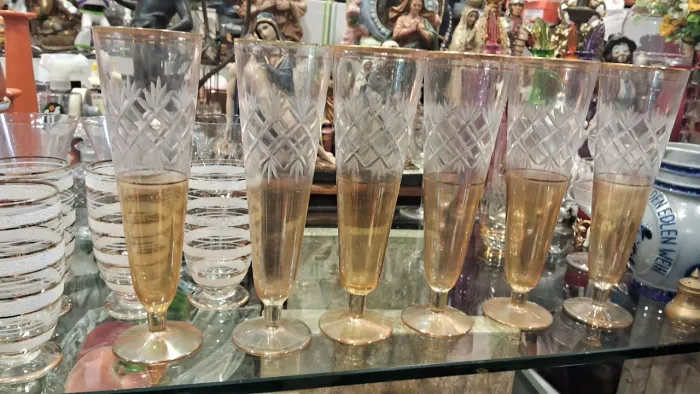 conjunto de 6 taças flutes de cristal vintage âmbar com lapidação detalhada