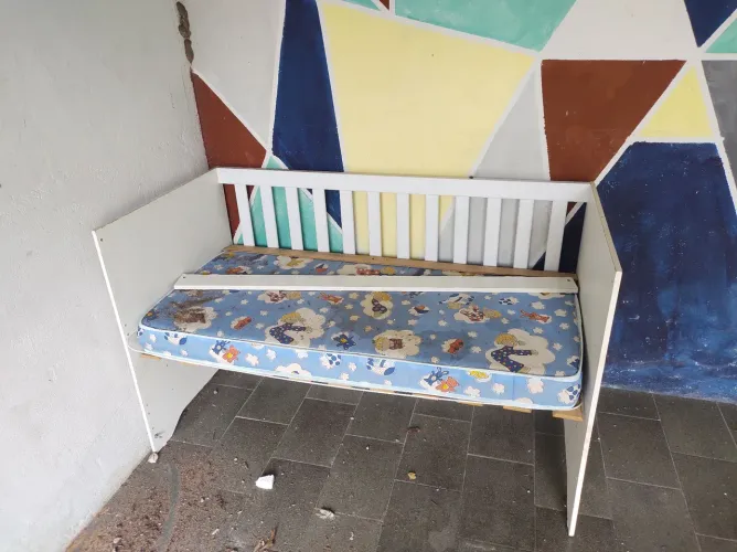 Berço de Bebê e Cadeira confort