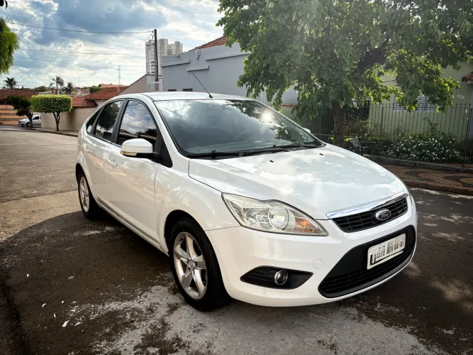 Ford Focus 1.6 S/se/se Plus Flex 8v/16v 5P 2013