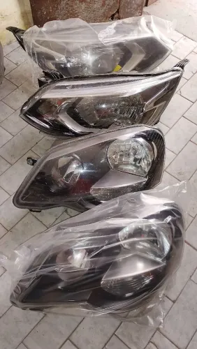 Vendo estes dois par de farol todos originais tanto o do Onix original quanto o do polo