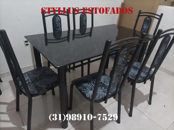 Conjunto de mesa com 6 cadeiras 