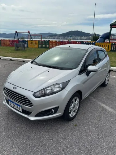 Ford Fiesta SEL 1.6 16V Flex Mec. 5P 2017