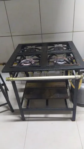 Vendo fogão industrial 4 boca
