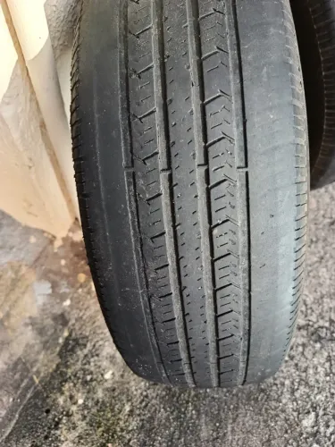 Vendo 2 Pneus Aro 15 (175/60R15)