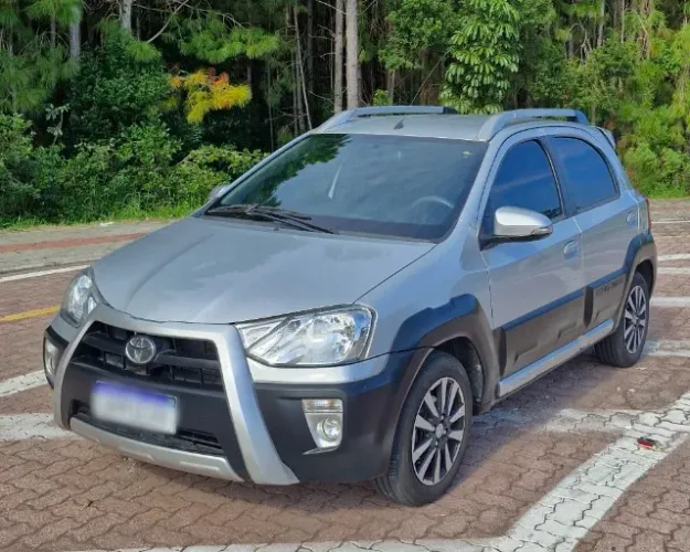 Toyota Etios Cross 1.5 Flex 16V 5P Mec. 2016
