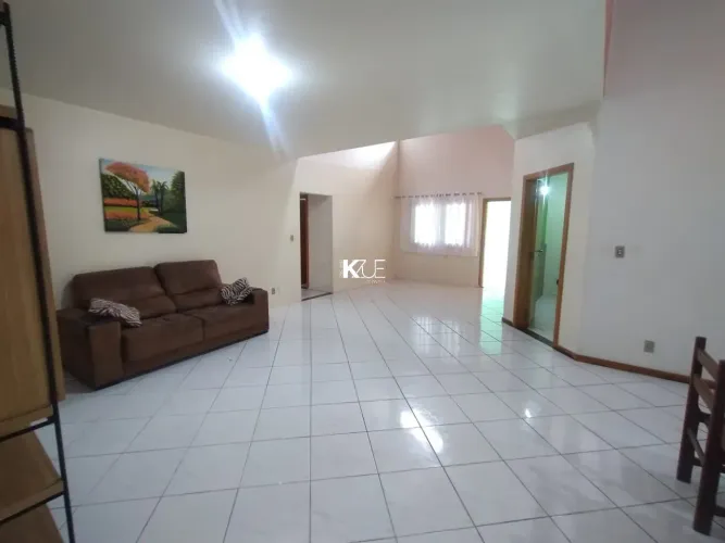 Casa Térrea com Mezanino e 4 Suítes Espaço e Conforto em localização privilegiada no Balne
