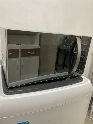 Micro-ondas Mondial 34L Espelhado MO-02-34-E