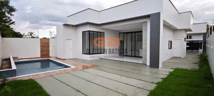 Linda Casa de Condomínio com 3 suítes e area gourmet
