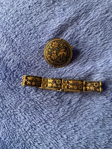 Conjunto de pulseira e broche em ouro espanhol