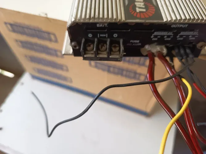 Modulo amplificador automotivo taramps ts 400 x4 canais