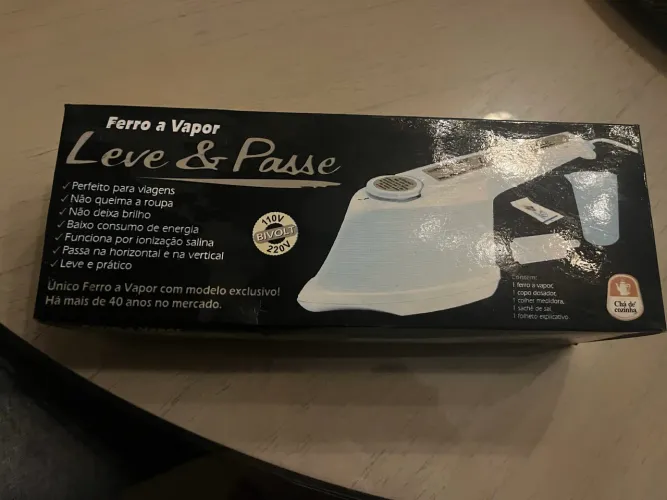 ferro de passar roupa à vapor