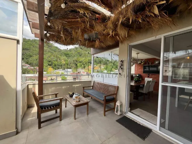 Cobertura com 202,31m² mobiliada à venda no bairro Vila Nova em Jaraguá do Sul