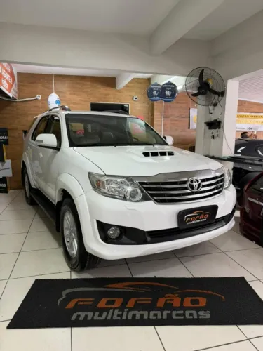 Toyota Hilux SW4 SRV D4-d 4X4 3.0 TDI Dies. AUT 2015