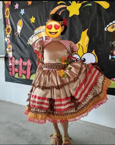 Vendo 3 vestidos de quadrilha 