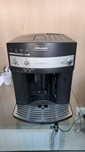 Cafeteira máquina de cafe Delonghi Magnifica 220v EAM3000B ( saeco - gaggia )