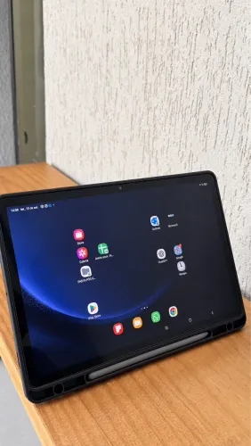 Samsung Galaxy Tab S9 FE 128GB Wi-Fi + S Pen e capa