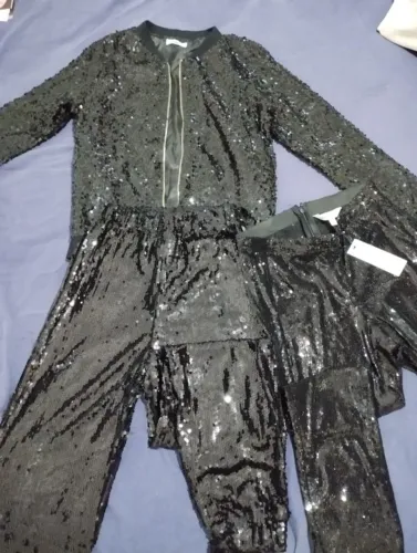 calças e jaqueta paetê preto