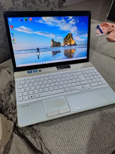 Sony Vaio i3 6GB c/ SSD