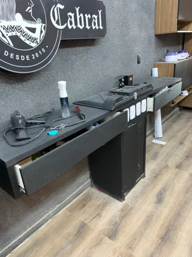 Móvel para barbearia