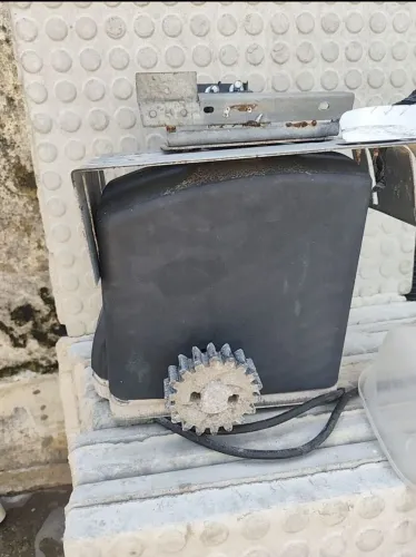 Motor de portão eletrônico 