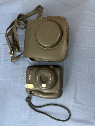 câmera mini 11 instax com capa