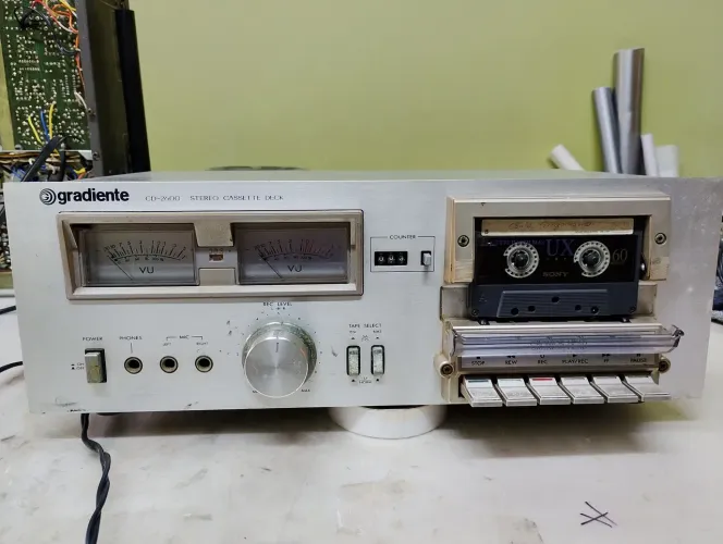 Toca fitas gradiente cd2600, ligando para rastauradores