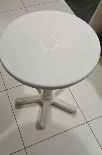 Mesas de plástico reforçado (polietileno).