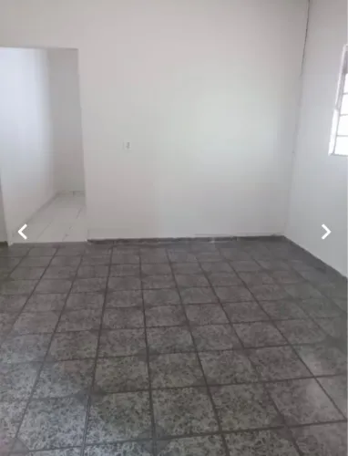 Casa à Venda no Jardim Soto - Catanduva/SP | 2 Dormitórios, Quintal Amplo e 2 Vagas