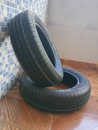 Vende dois pneus novos aro 14 175/60 estou vendendo pois colocaram errado no meu carro