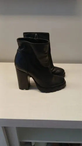 Bota Schütz