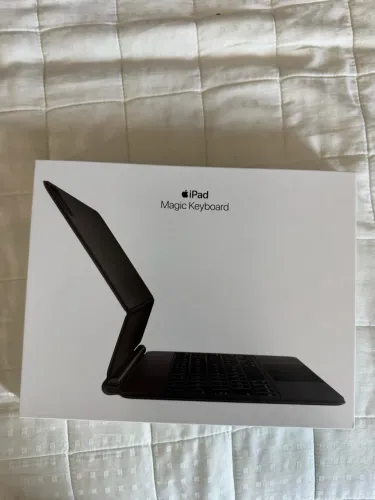 Magic Keyboard iPad 11 polegadas